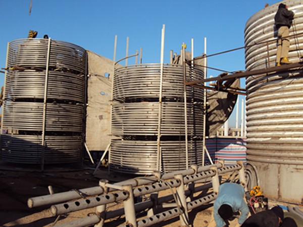 秦皇島驪嘩公司發(fā)酵罐制造現(xiàn)場